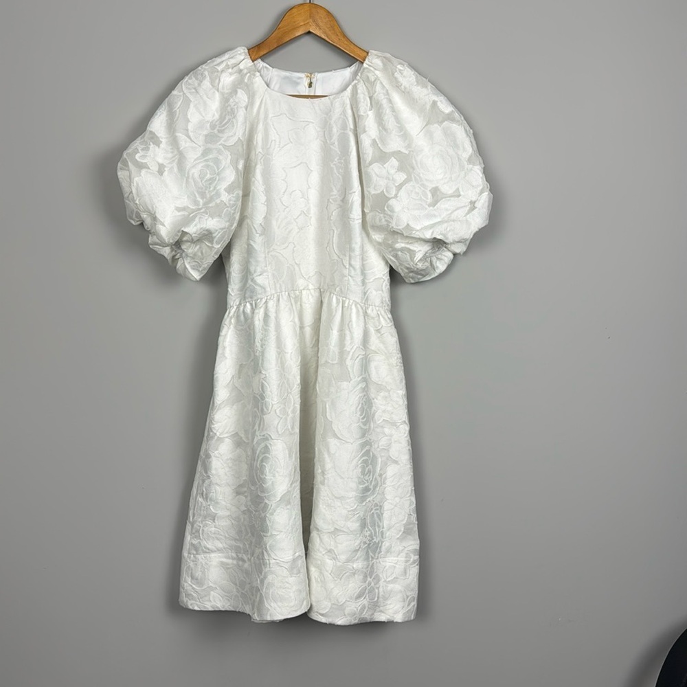 Lilly Pulitzer Knoxlie Silk Blend Dress. Resort White. Size 8.